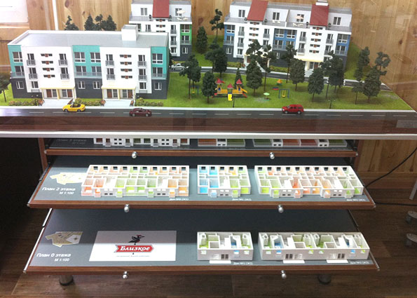 Изготовление макетов домов - макет ЖУ "Близкое" с выдвижными поэтажными планировками.
