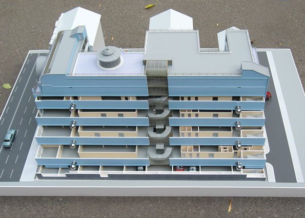 Макеты зданий и сооружений - выдвижные планировки всех этажей на макете Почётного Консульства Бразилии.