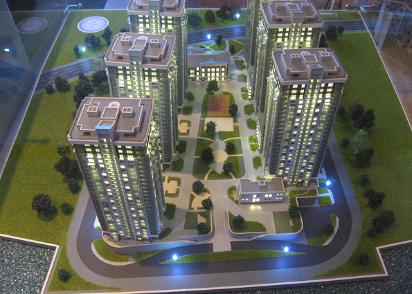 Ахитектурный макет жилого комплекса "Речной" с подсветкой зданий.