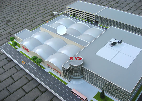 Макет киностудии Русские Всемирные Студии с вертолетной площадкой на крыше.