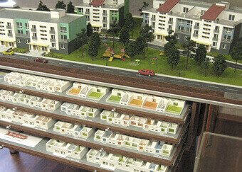 Архитектурный макет загородного жилого комплекса с выдвижными планировками